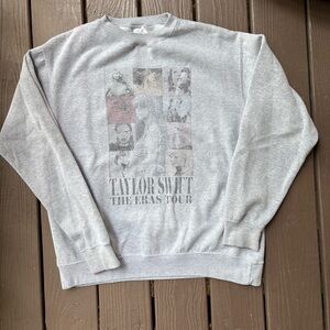 Taylor Swift The Eras Tour Gray Crewneck Sweatshirt Size Large Unisex